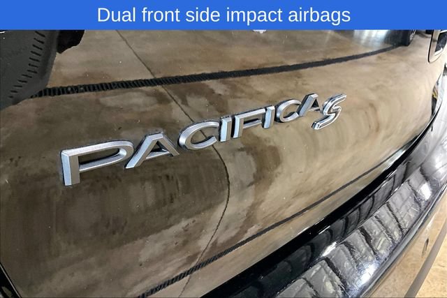 Used 2025 Chrysler Pacifica Limited FWD image 23