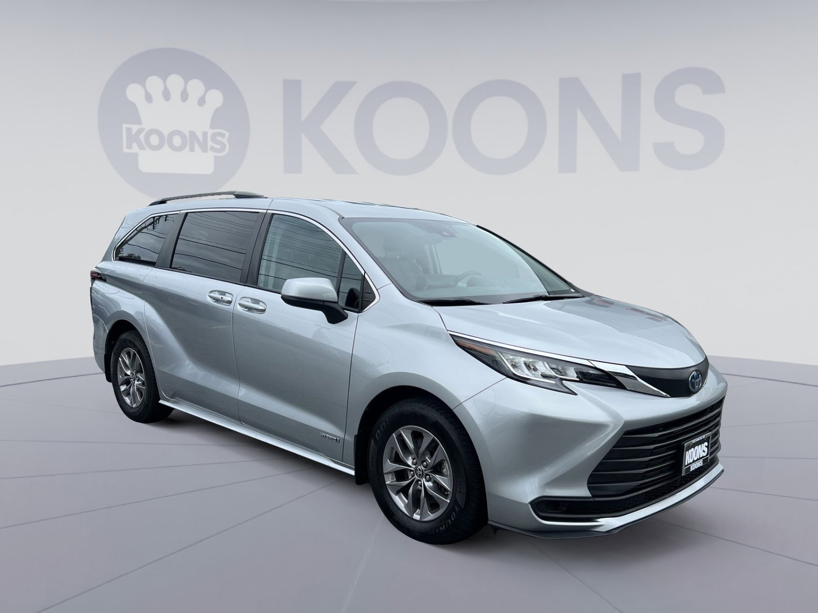 Used 2021 Toyota Sienna LE FWD image 10