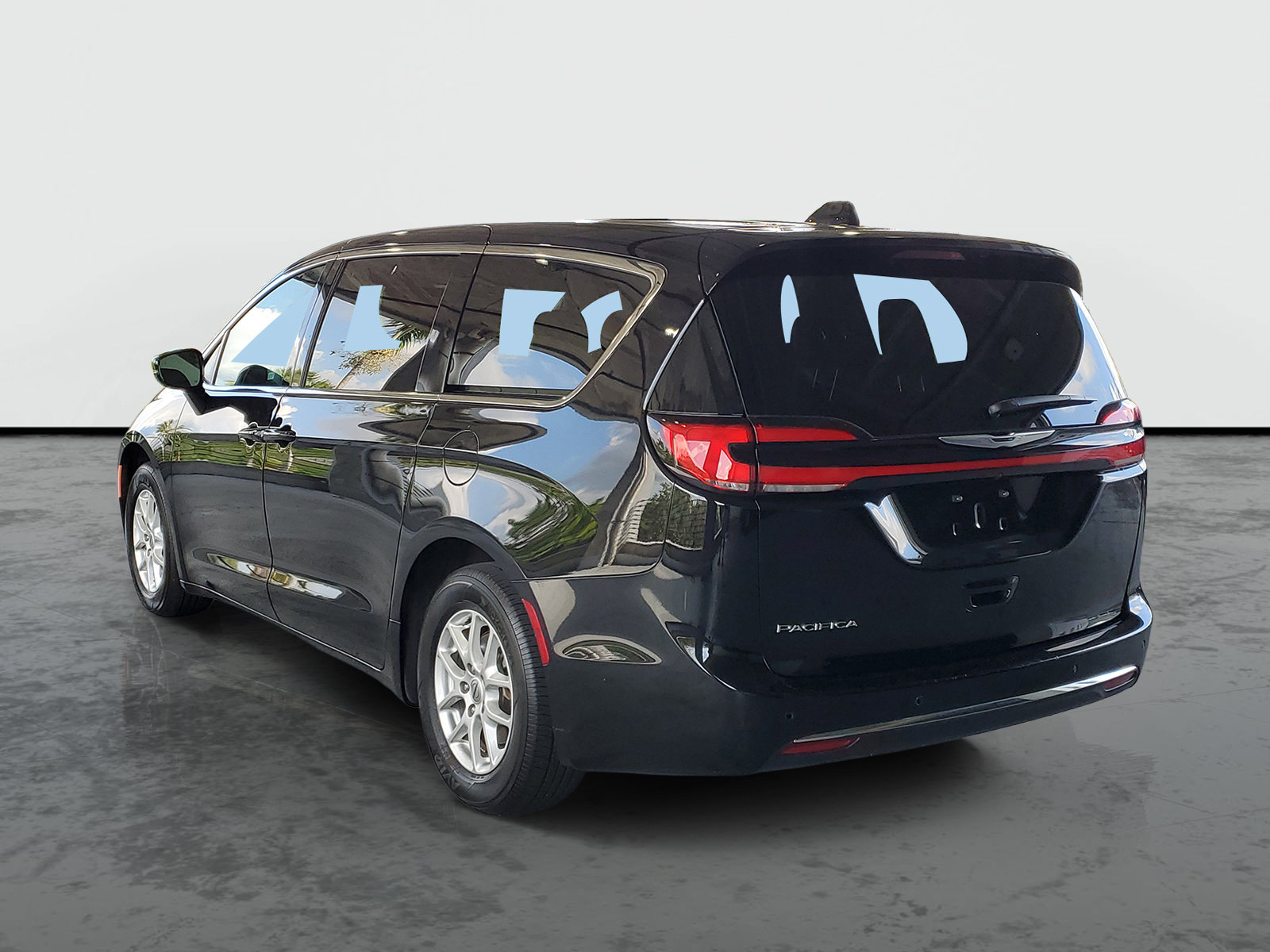 Certified 2025 Chrysler Pacifica Select FWD image 3