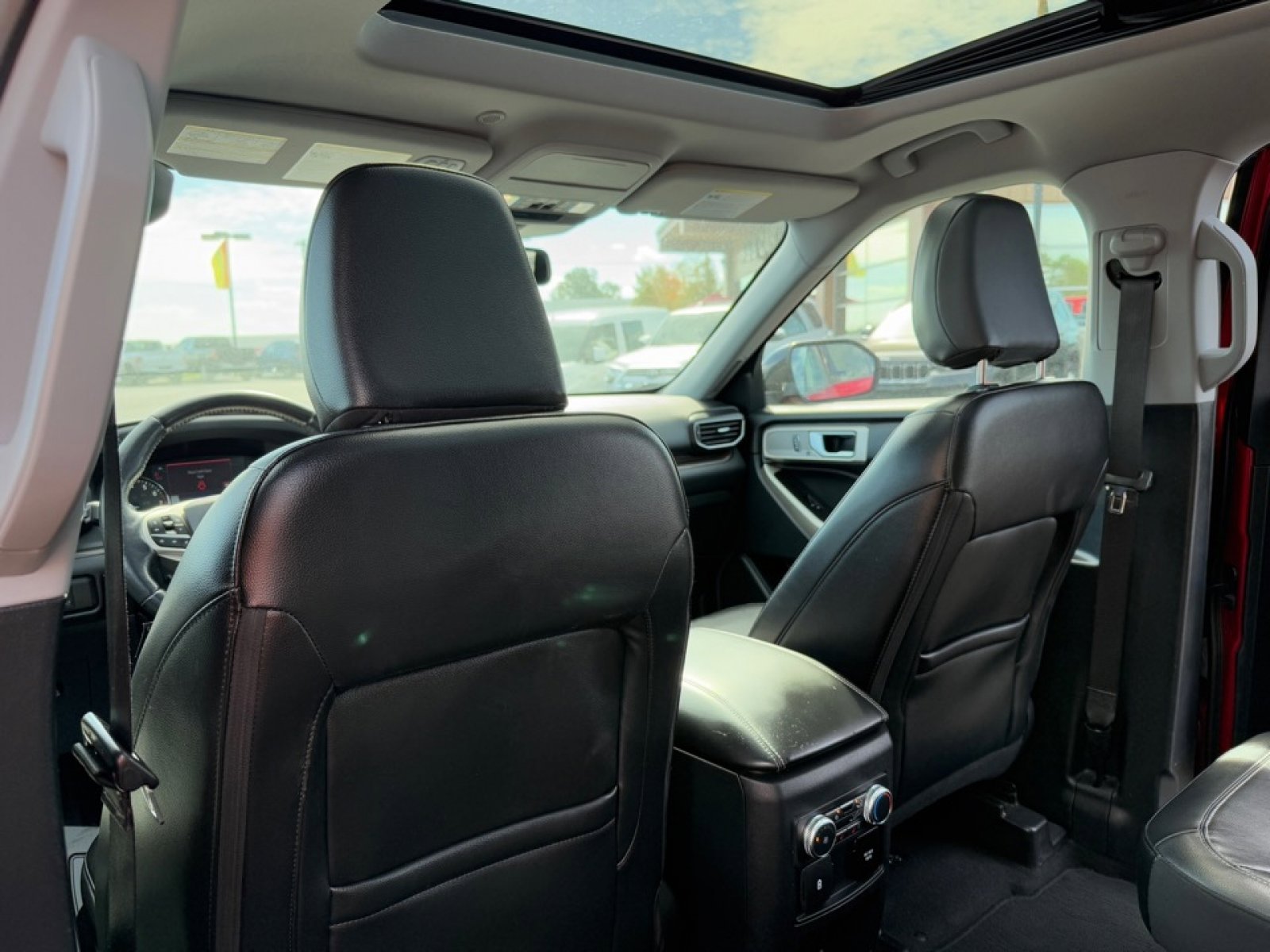 Used 2021 Ford Explorer Limited image 19