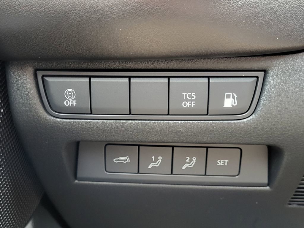 Used 2025 MAZDA CX-50 AWD 2.5 Hybrid w/ Premium Pkg image 15