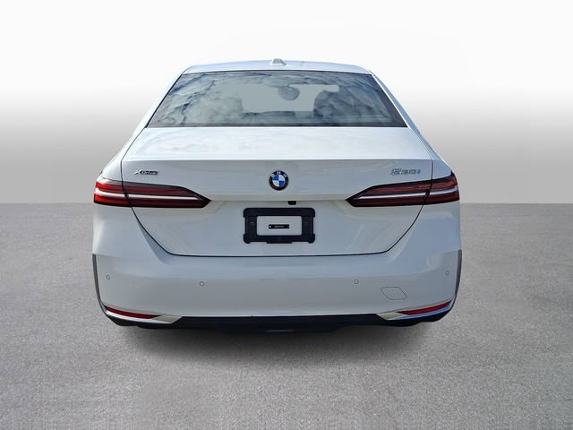 Used 2026 BMW 530i xDrive image 5