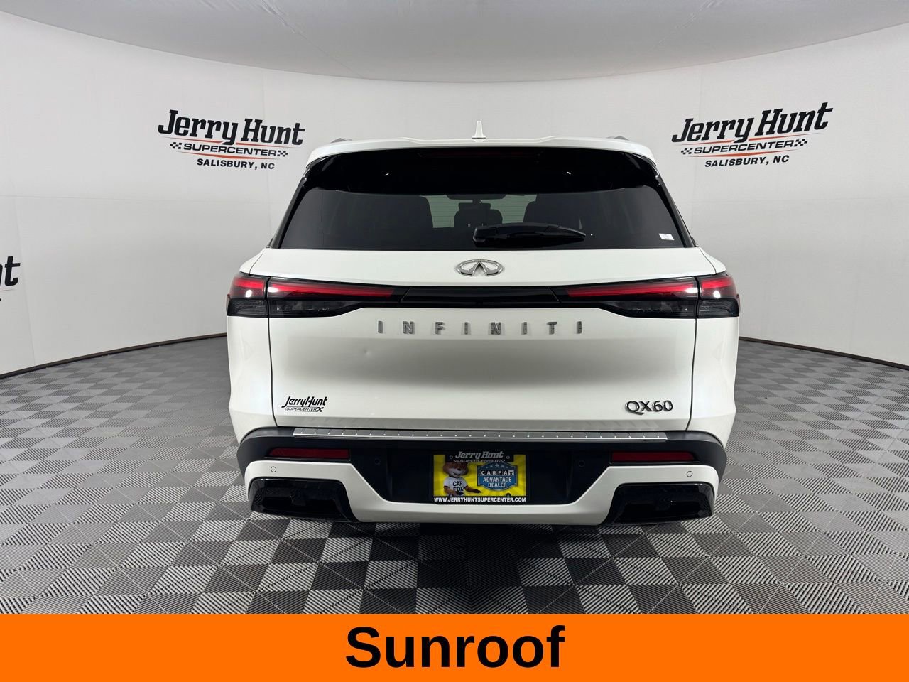 Used 2023 INFINITI QX60 Luxe w/ Performance Audio Package image 8