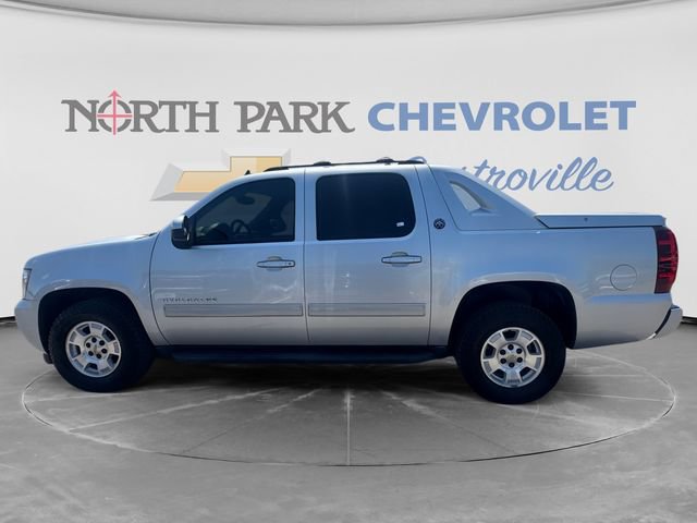 Used 2013 Chevrolet Avalanche LS RWD image 6