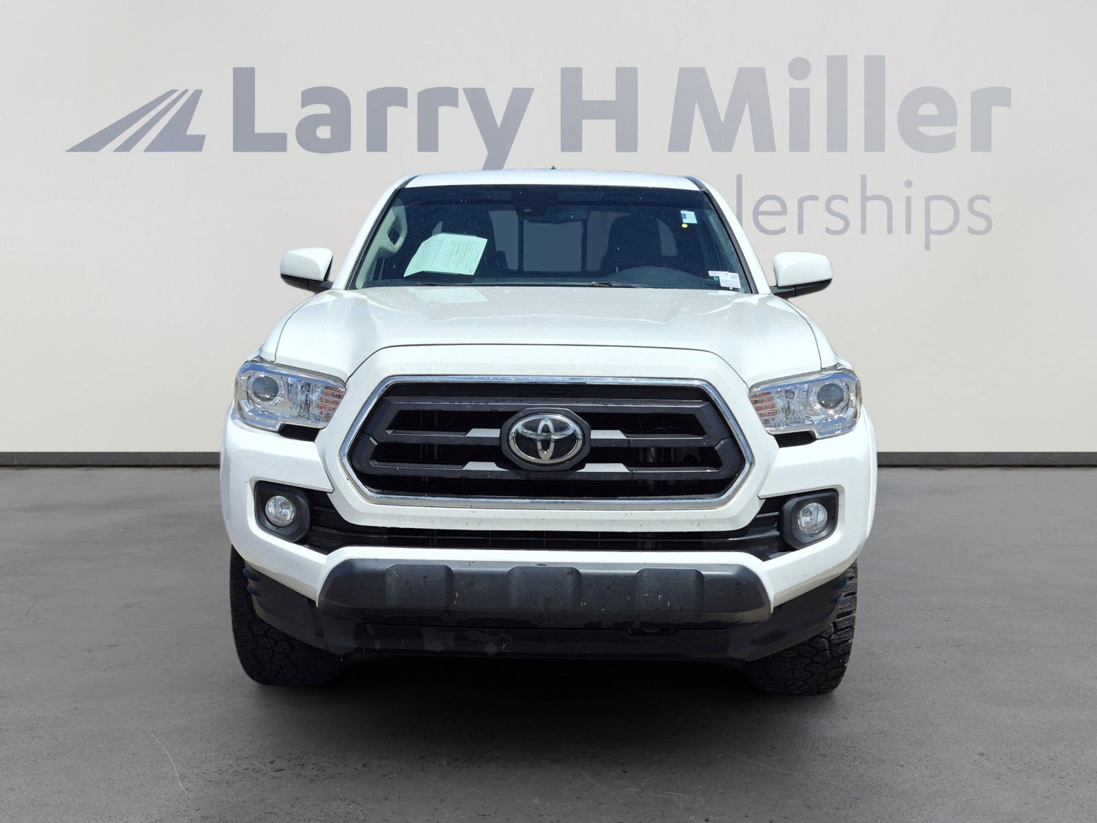 Certified 2021 Toyota Tacoma SR5 AWD/4WD image 8