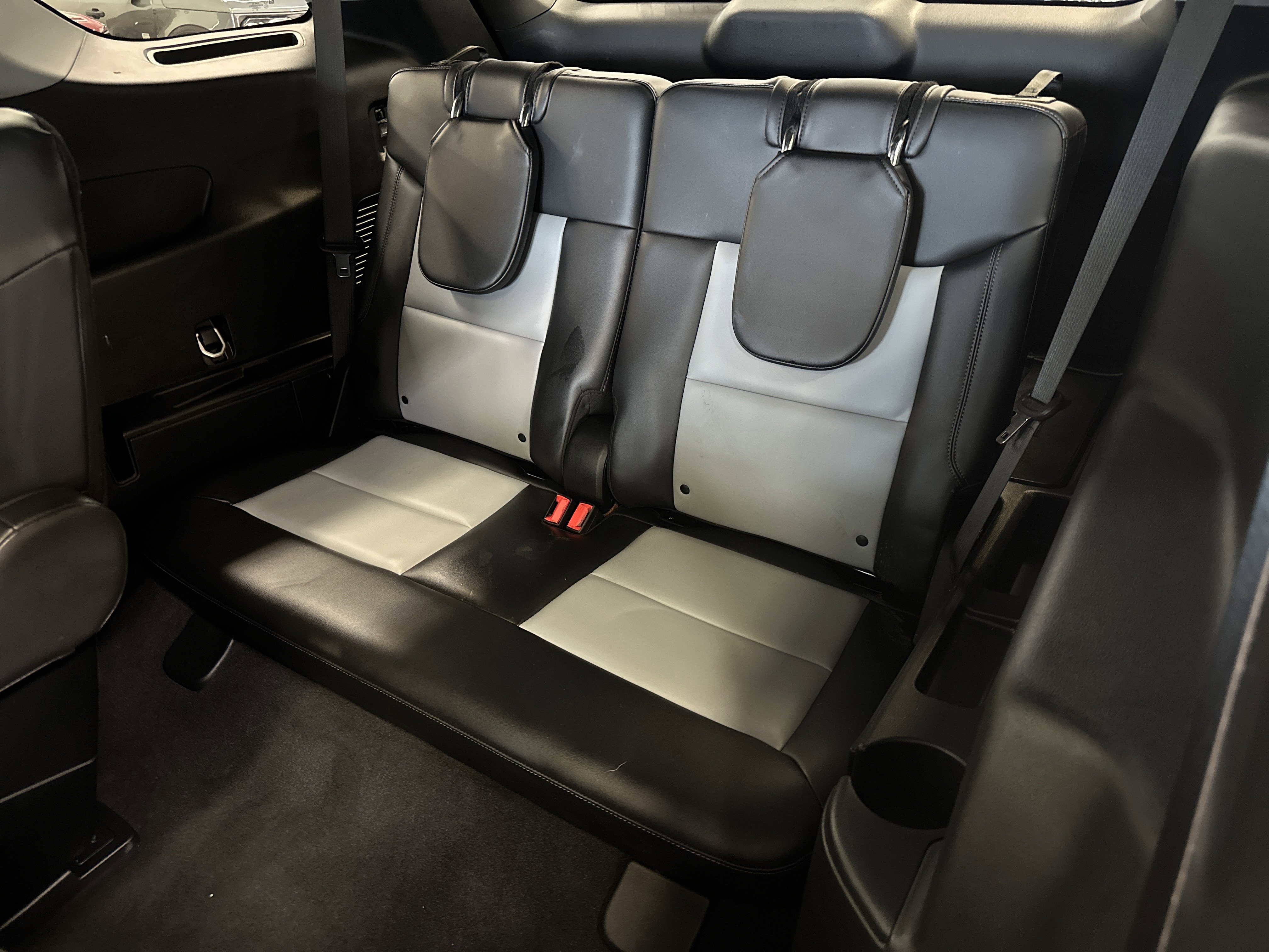 Used 2023 Ford Explorer XLT w/ Equipment Group 202A image 7