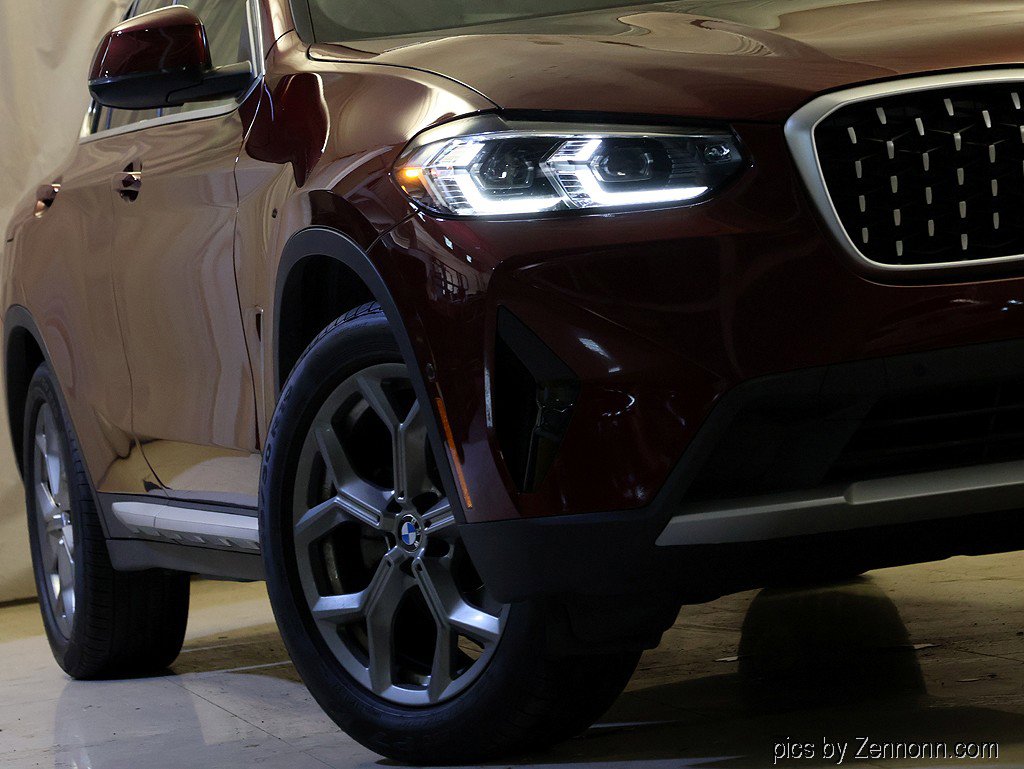 Certified 2025 BMW X4 xDrive30i AWD/4WD image 4