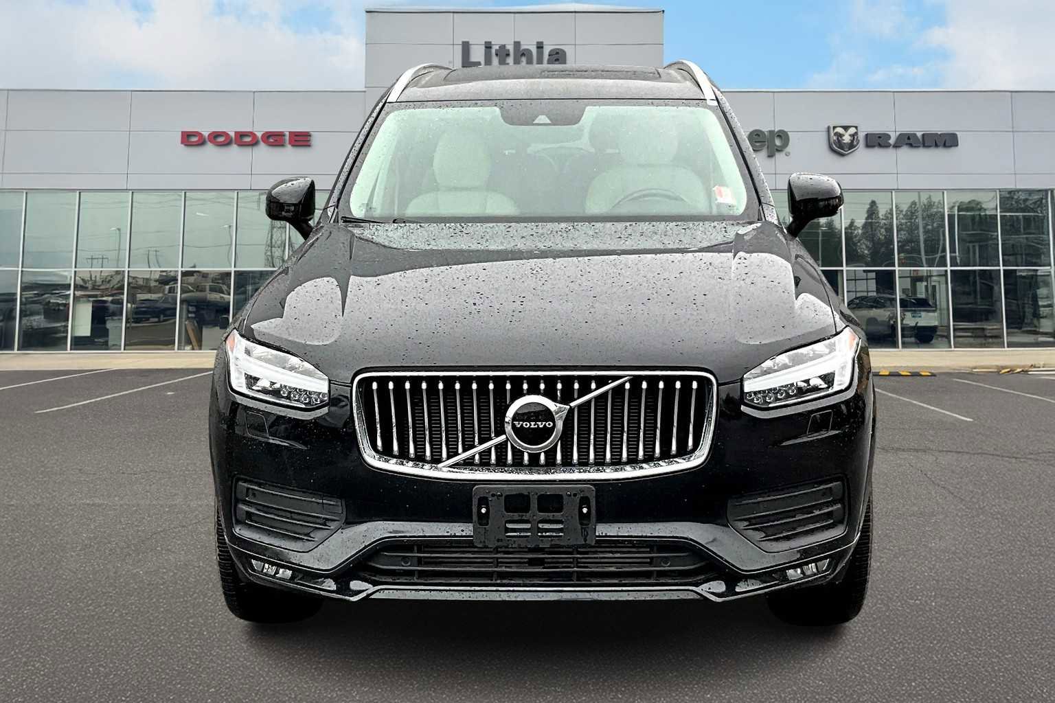 Used 2022 Volvo XC90 T6 Momentum w/ Climate Package image 6