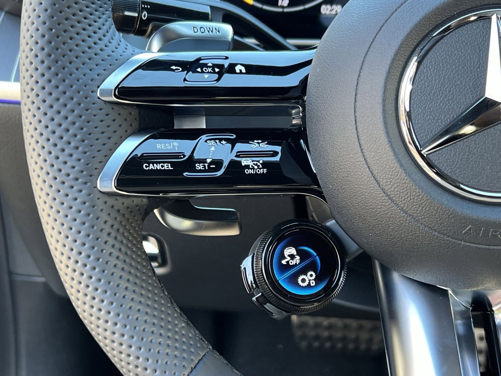 New 2026 Mercedes-Benz CLE 53 AMG 4MATIC Cabriolet image 32