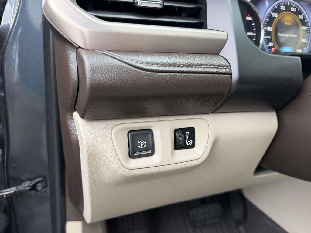 Used 2019 GMC Acadia Denali w/ Technology Package AWD/4WD image 25
