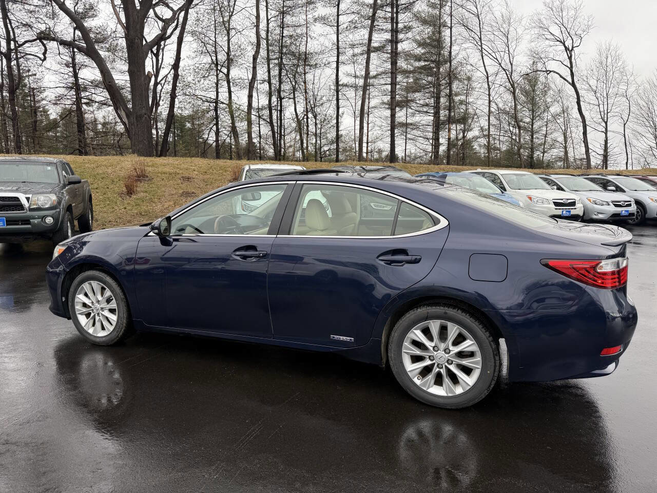 Used 2013 Lexus ES 300h Base 4dr Sedan image 9