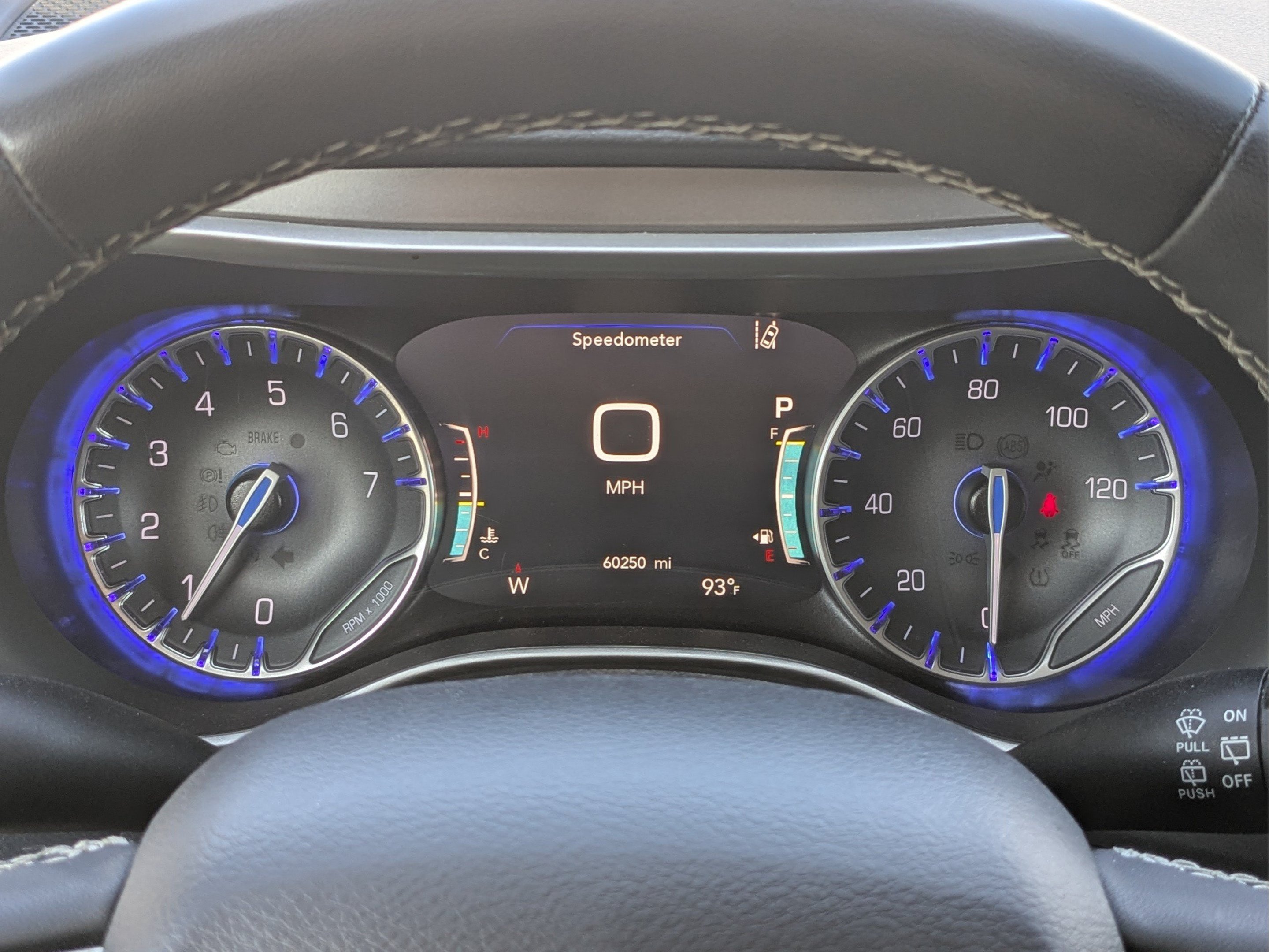 Used 2023 Chrysler Pacifica Touring-L FWD image 34