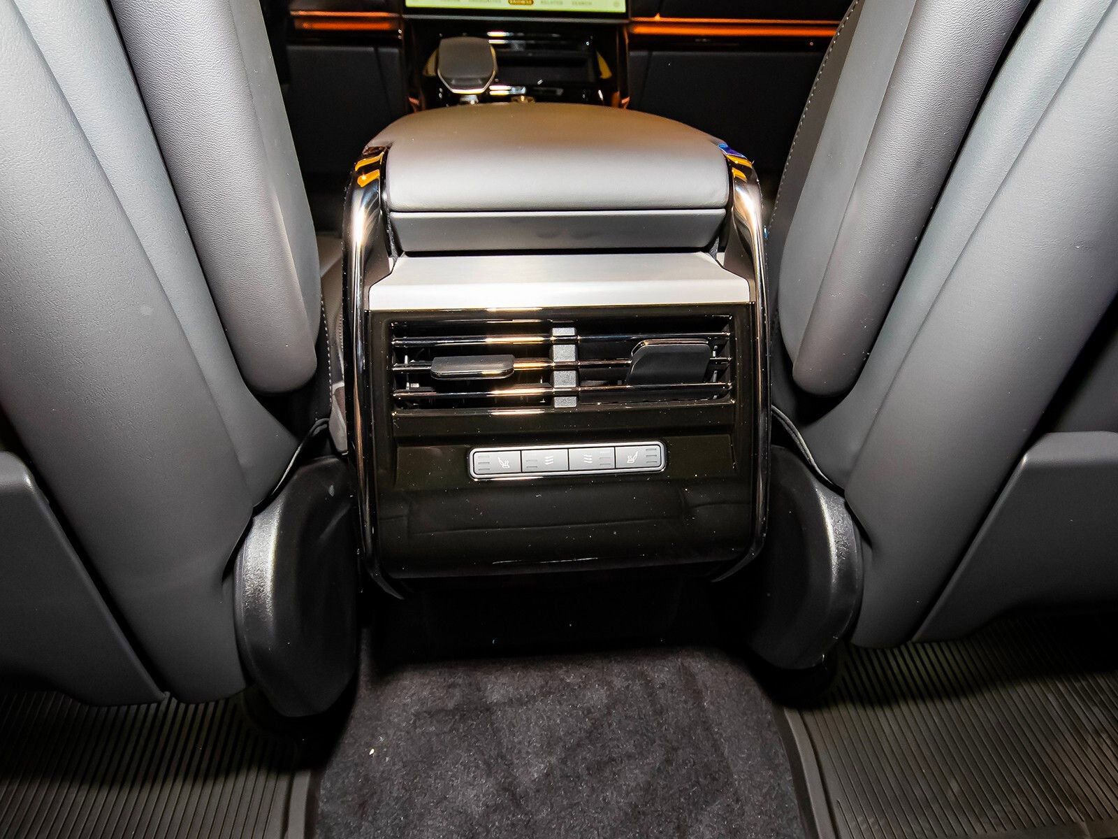 New 2025 Land Rover Range Rover Sport SE image 48