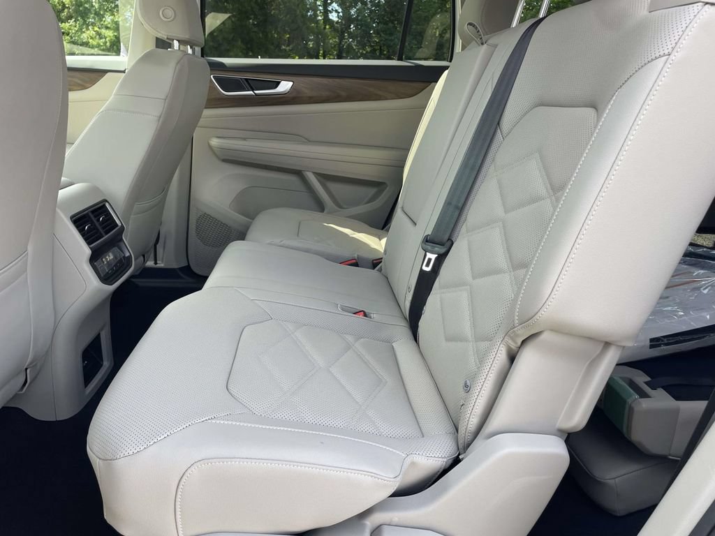 New 2026 Volkswagen Atlas SE FWD image 13