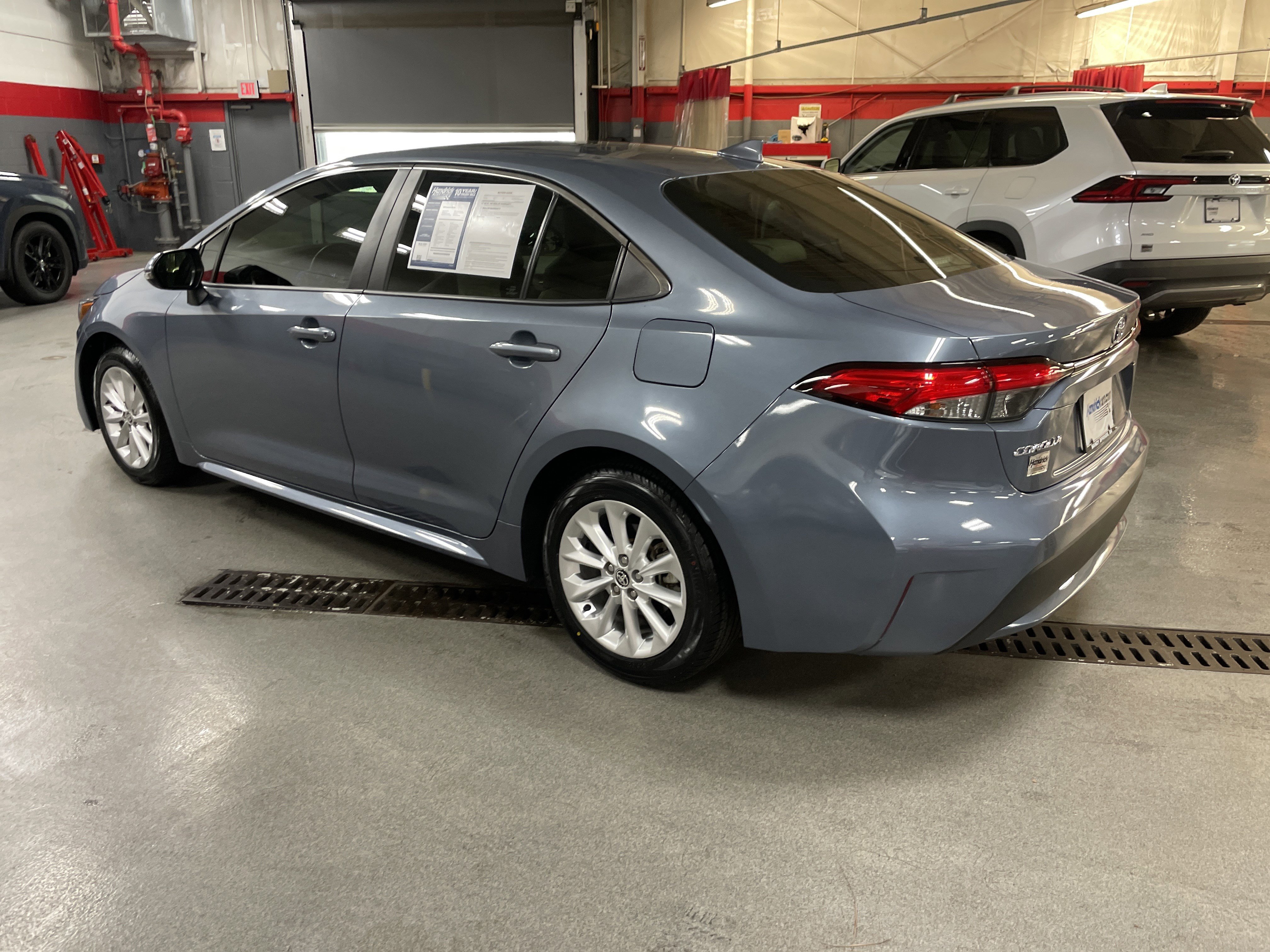 Used 2020 Toyota Corolla XLE image 8