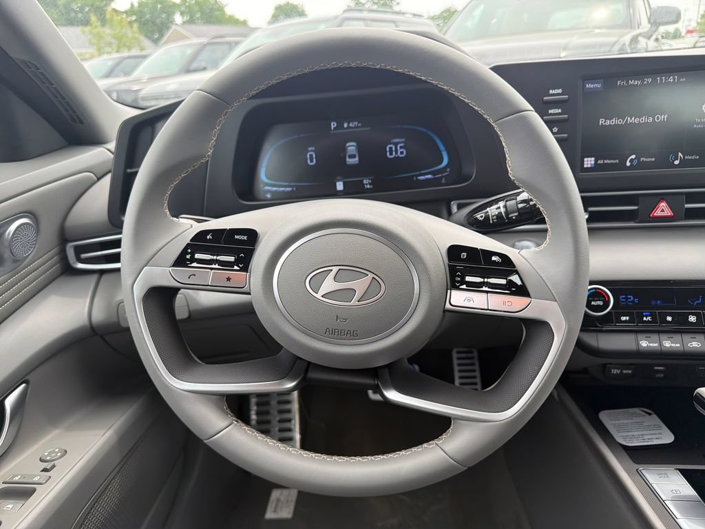 Used 2026 Hyundai Elantra Sport FWD image 17