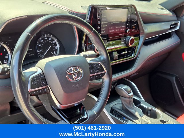 Used 2021 Toyota Highlander XSE FWD image 9