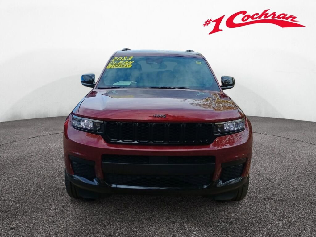 Used 2023 Jeep Grand Cherokee L Laredo image 2