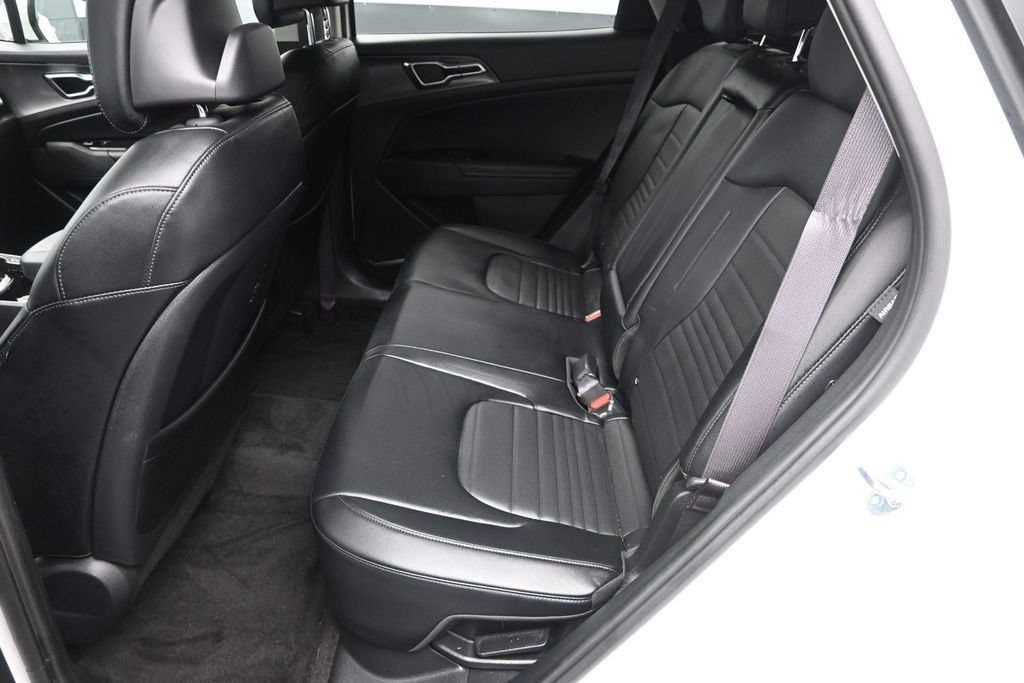 Certified 2025 Kia Sportage SX Prestige AWD/4WD image 32