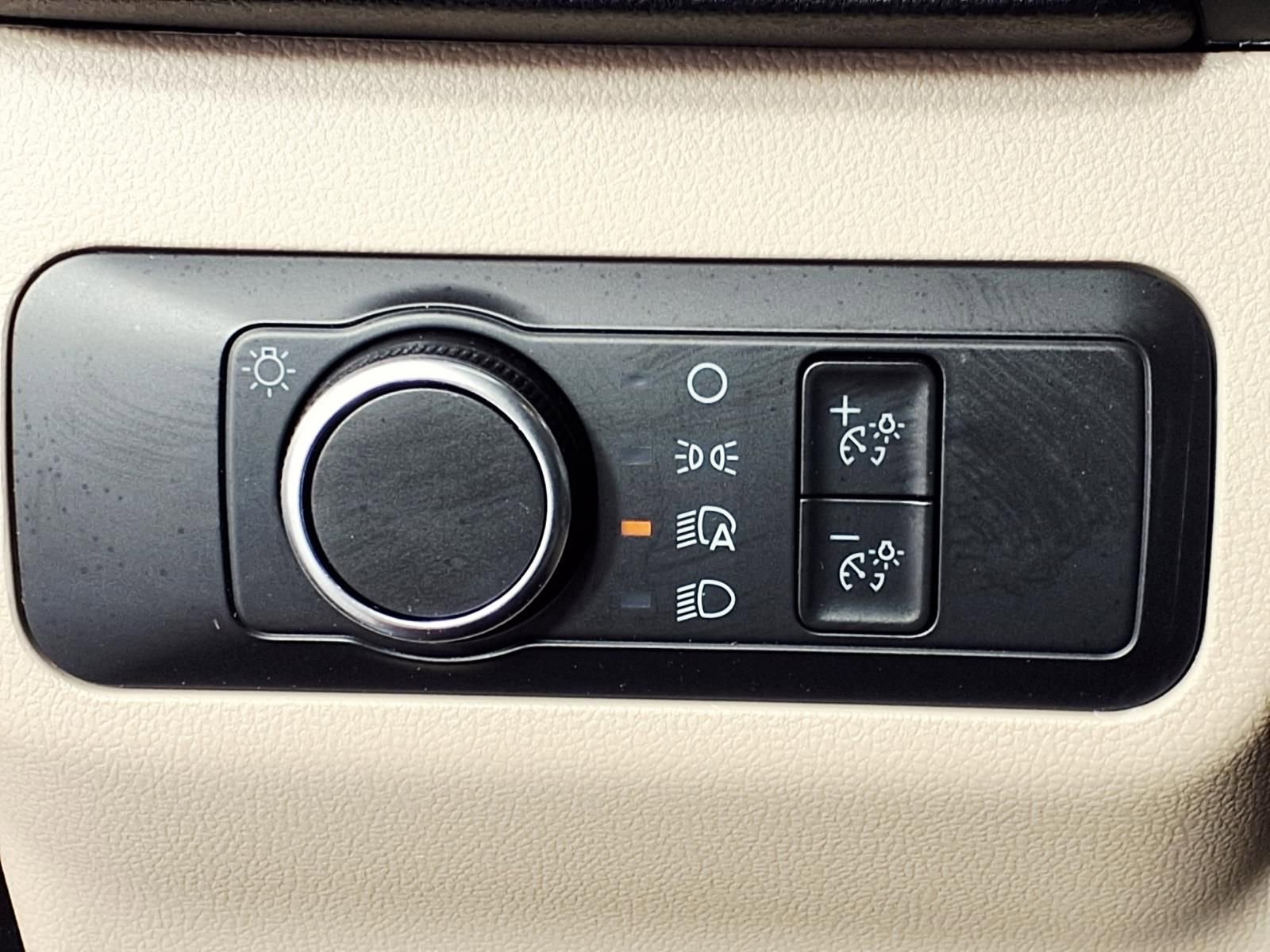 Used 2022 Ford Escape SE w/ SE Sport Appearance Package FWD image 15
