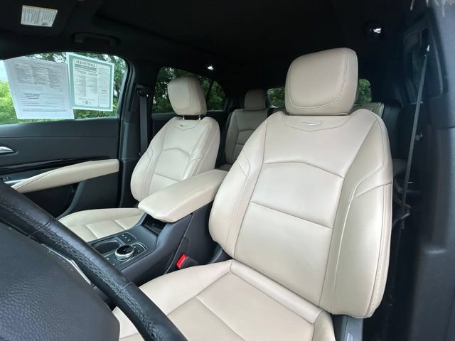 Used 2024 Cadillac XT4 Luxury w/ Cold Weather Package AWD/4WD image 26