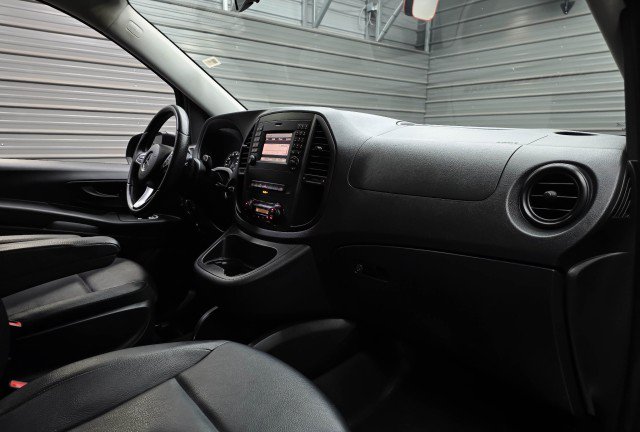 Used 2018 Mercedes-Benz Metris Passenger image 14