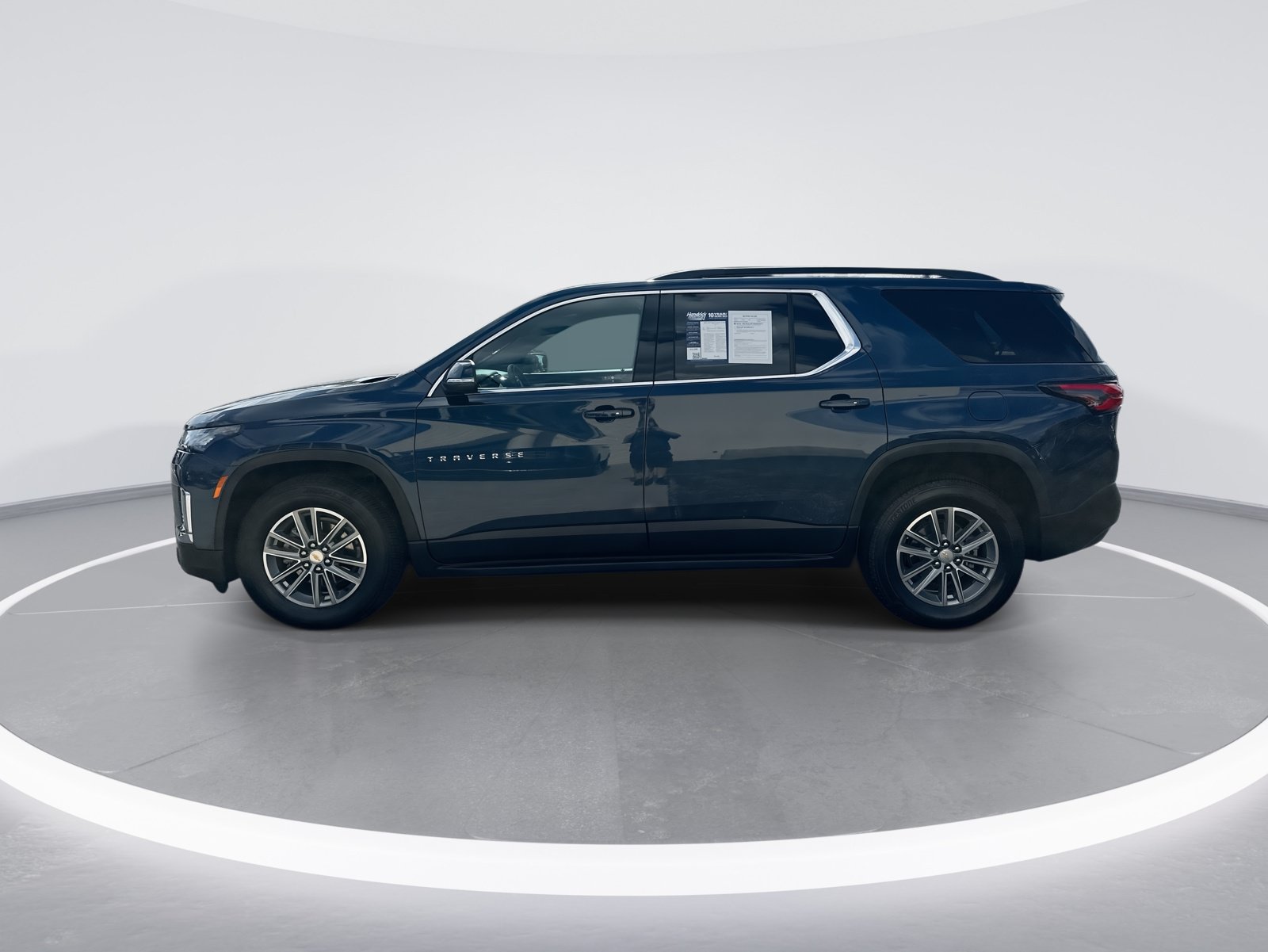 Used 2023 Chevrolet Traverse LT AWD/4WD image 6