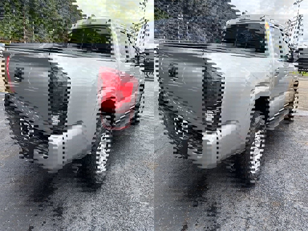 Used 2023 Toyota Tacoma SR w/ SR Convenience Package image 5