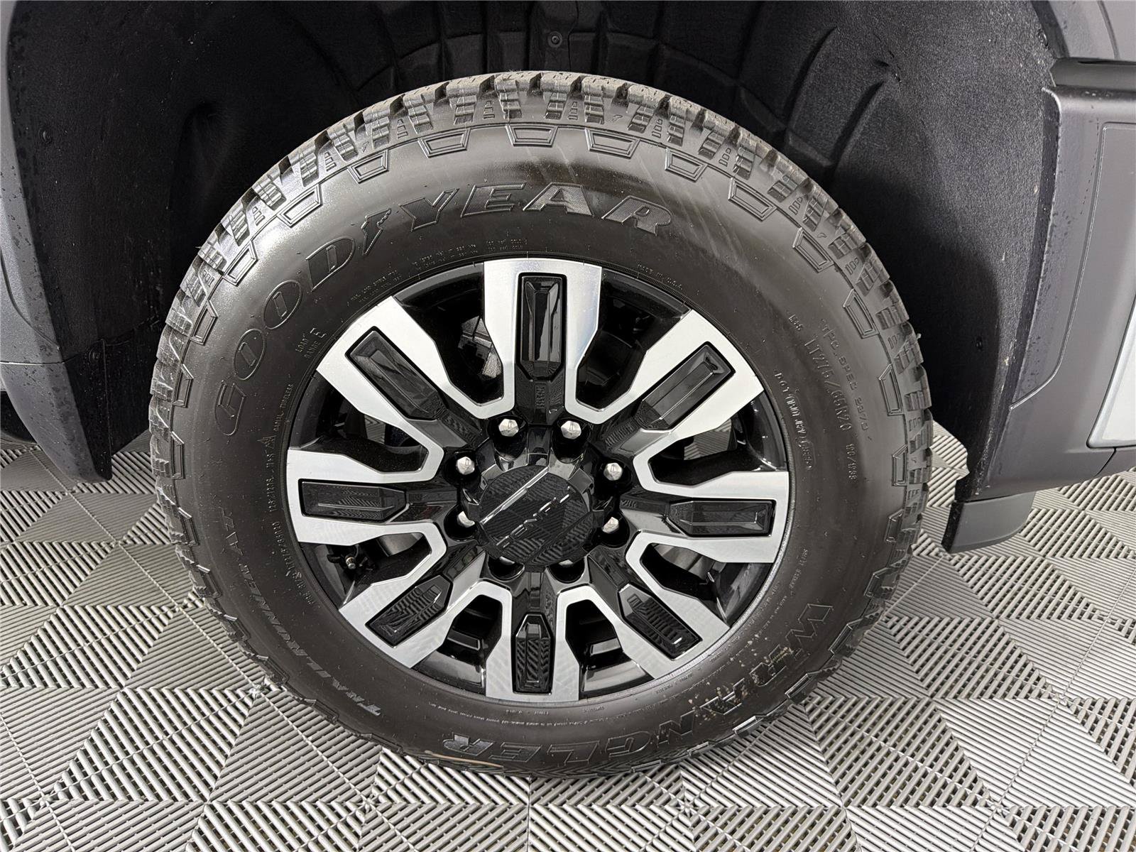 New 2026 GMC Sierra 2500 Denali Ultimate AWD/4WD image 11
