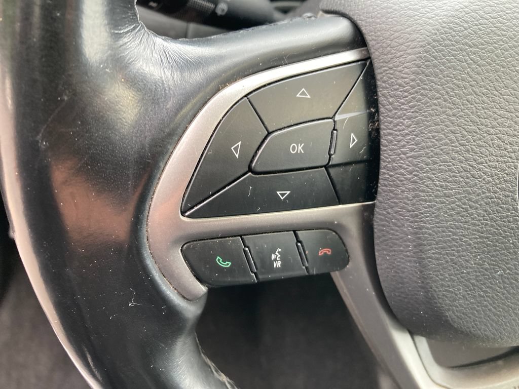 Used 2021 Jeep Grand Cherokee Limited AWD/4WD image 39