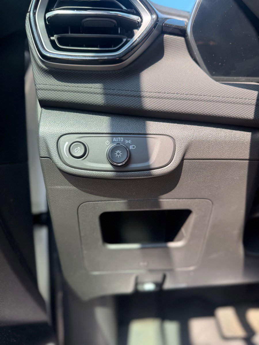 Used 2024 Chevrolet TrailBlazer LT w/ Driver Confidence Package image 10