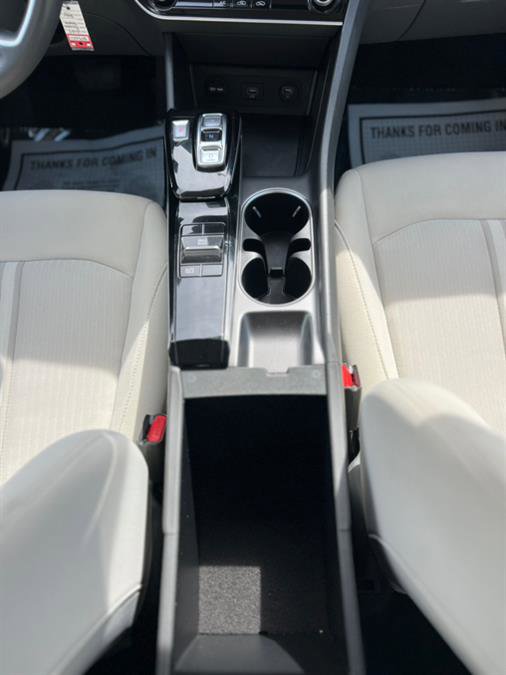 Used 2023 Hyundai Sonata SE w/ Preferred Accessory Package image 17