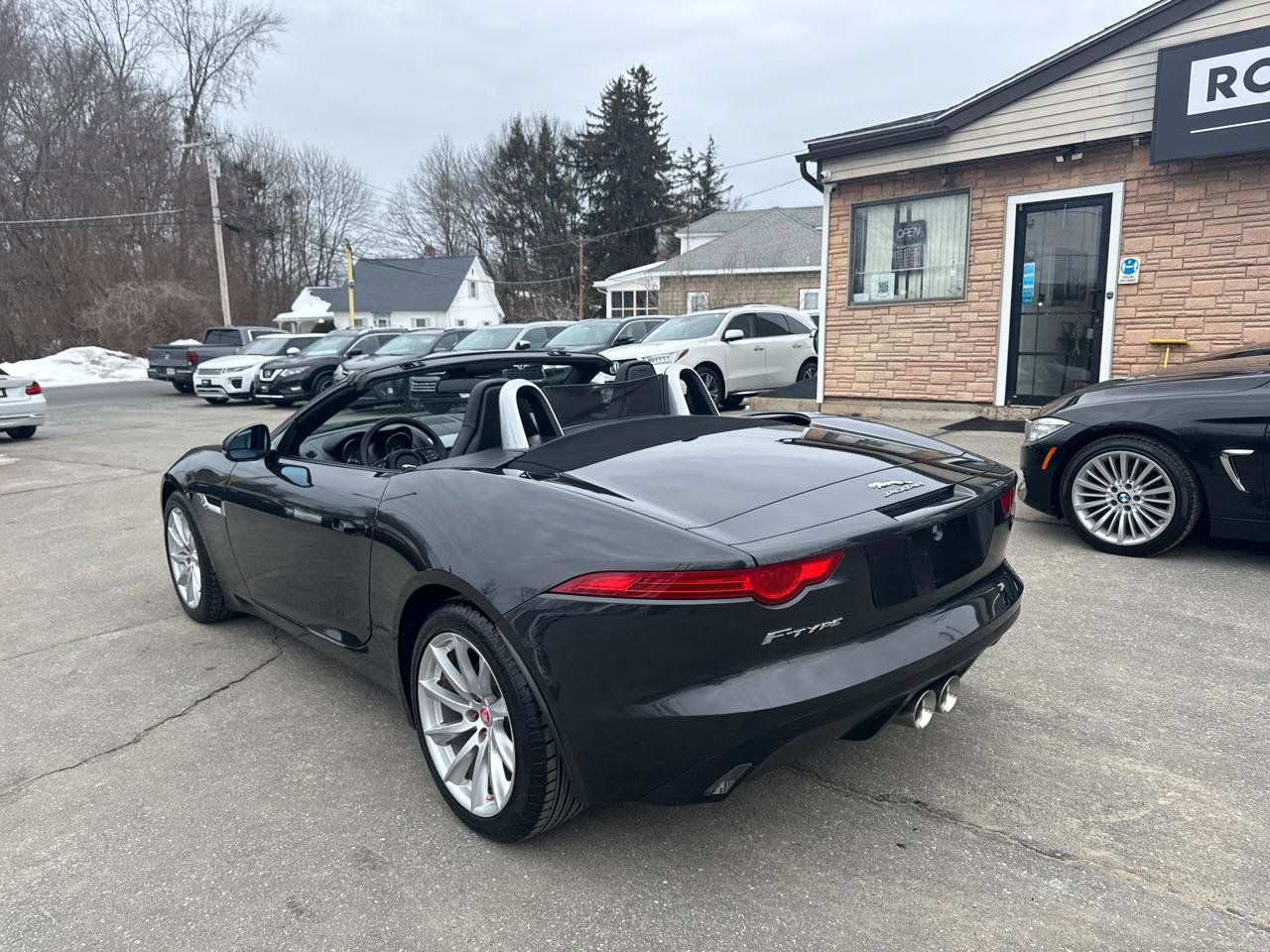 Used 2015 Jaguar F-TYPE Convertible image 12