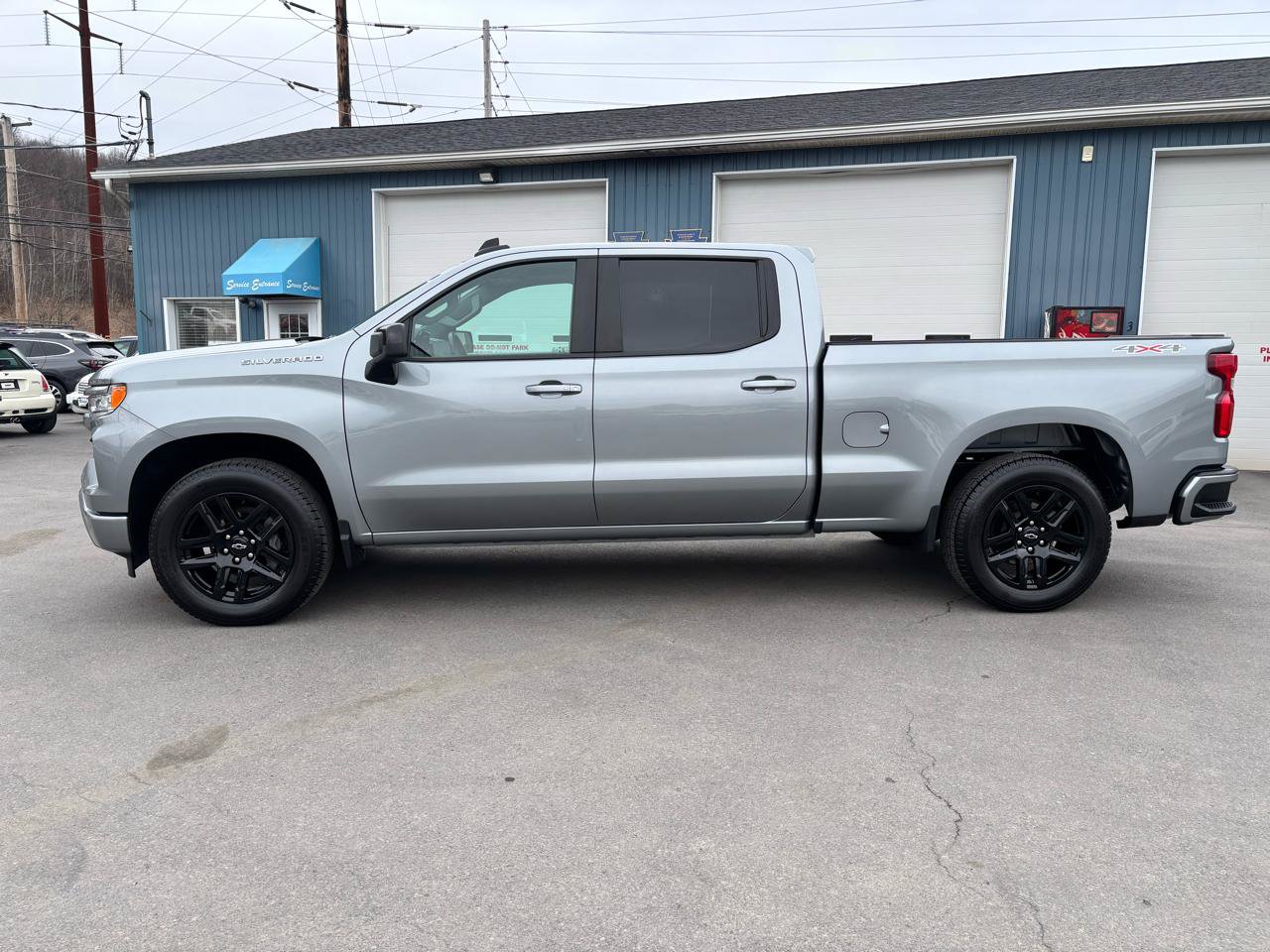 Used 2025 Chevrolet Silverado 1500 RST w/ Convenience Package II AWD/4WD image 2
