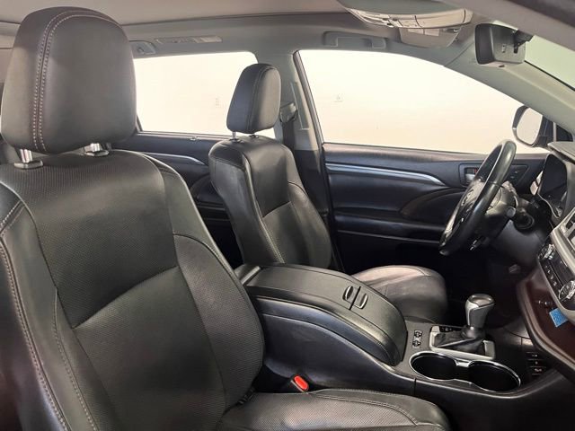 Used 2017 Toyota Highlander Limited Platinum w/ Carpet Mat Package AWD/4WD image 10