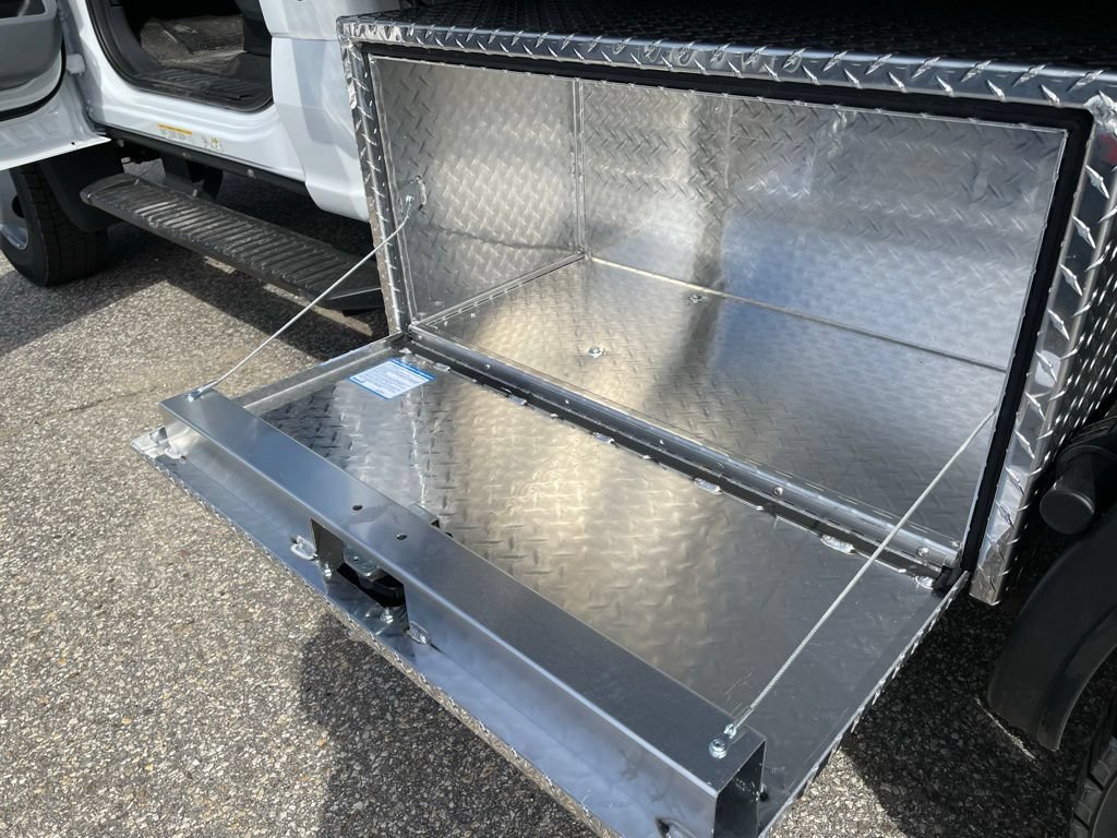 New 2026 Ford F550 4x4 Regular Cab Super Duty image 23