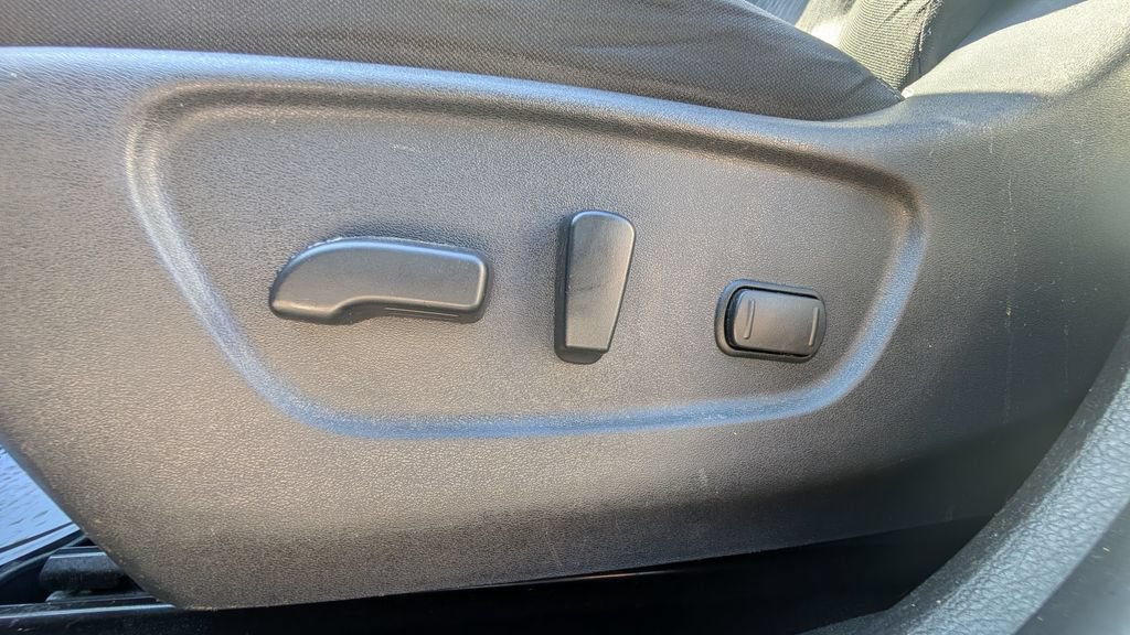 Used 2020 Nissan Rogue SV AWD/4WD image 12