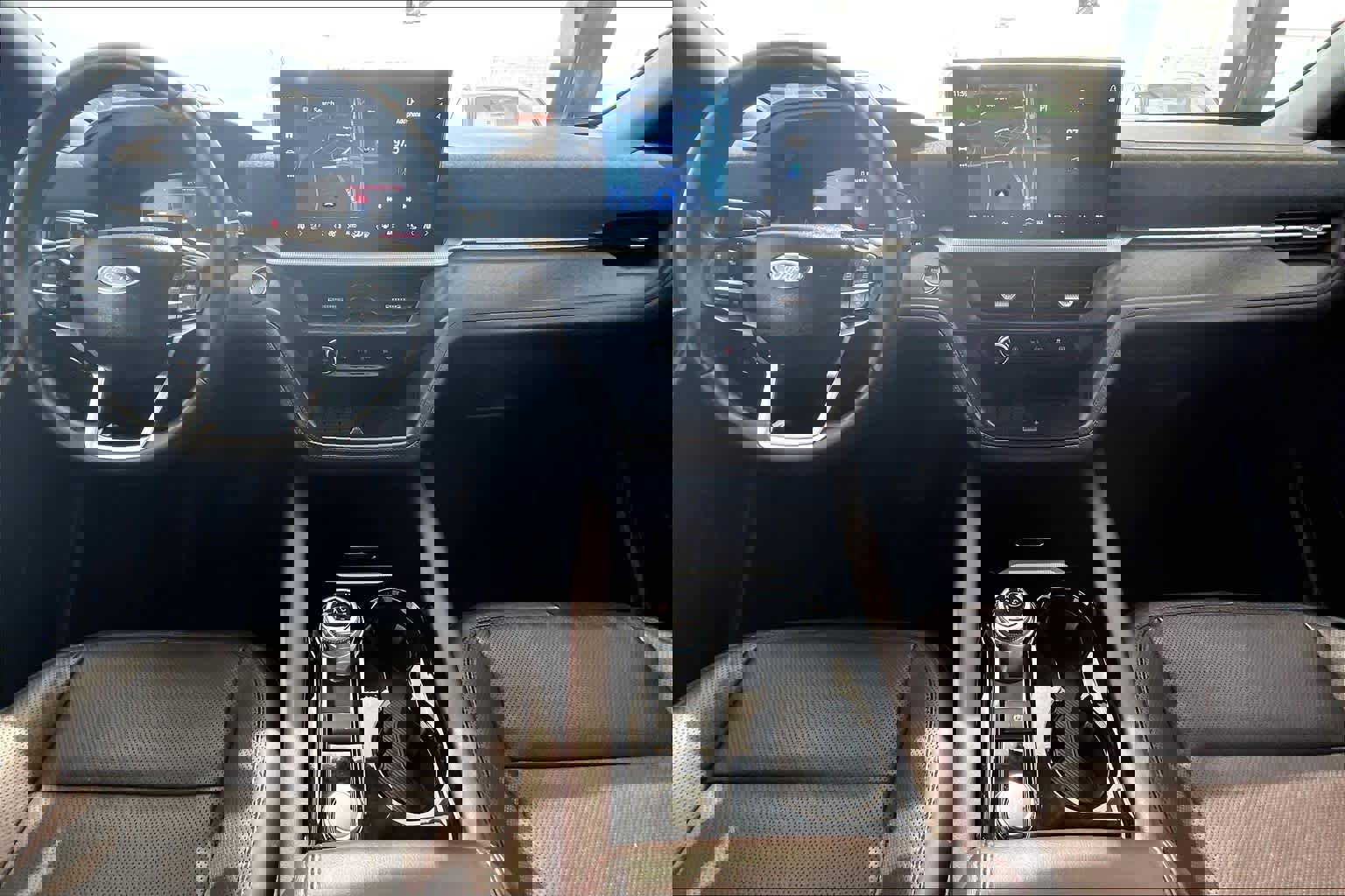 Used 2025 Ford Explorer Platinum w/ LUX Leather Package image 16