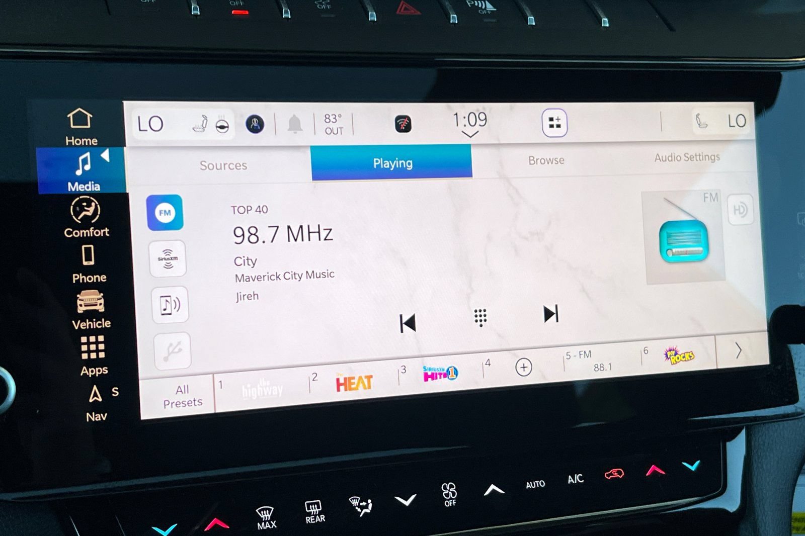 New 2026 Jeep Grand Cherokee Altitude AWD/4WD image 17