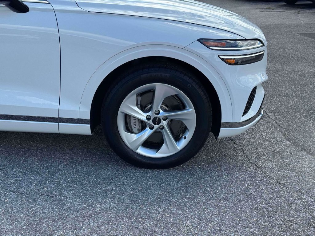 Certified 2026 Genesis GV70 2.5T AWD/4WD image 9