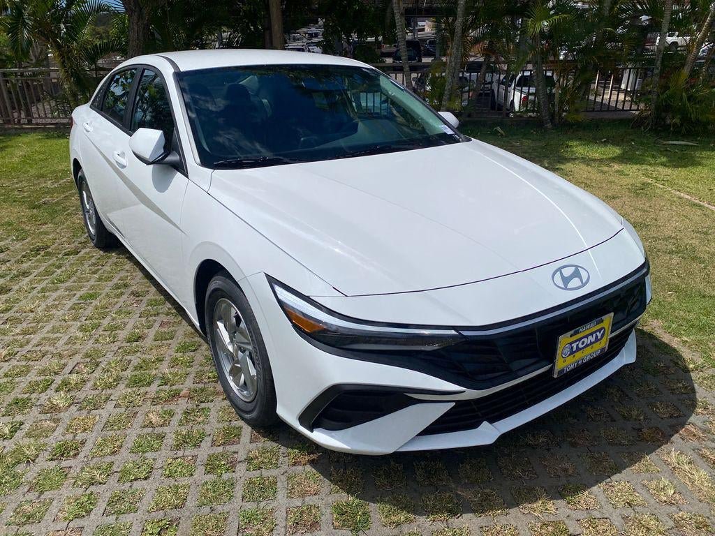 New 2026 Hyundai Elantra SE FWD image 18