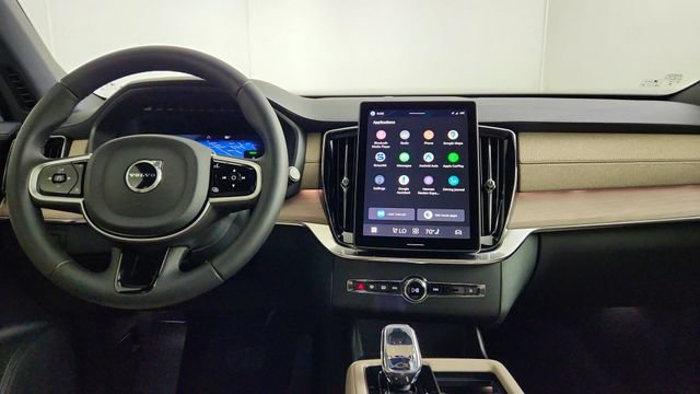 New 2026 Volvo XC90 T8 Plus w/ Protection Package Premier AWD/4WD image 25