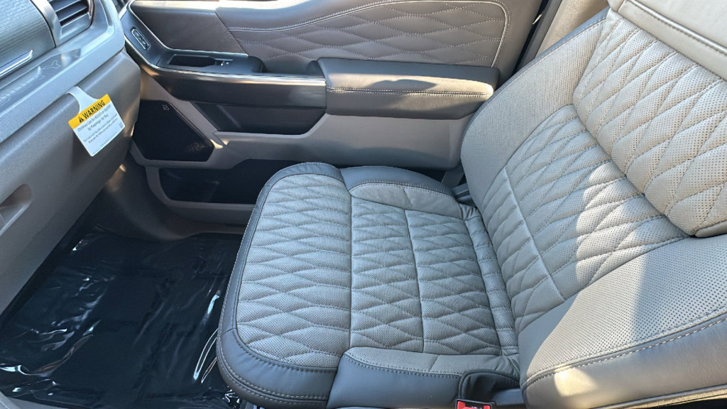 New 2026 Ford F250 Platinum w/ Platinum Plus Package image 12