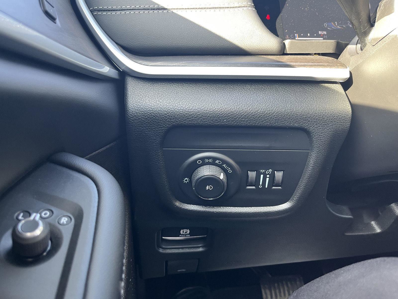 New 2026 Jeep Grand Cherokee L Limited w/ Limited Altitude Package image 16