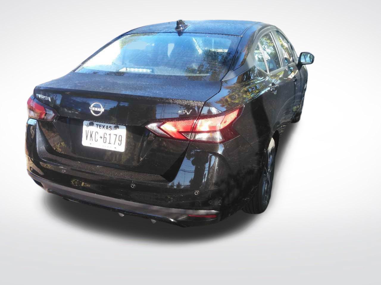 Used 2024 Nissan Versa SV FWD image 4