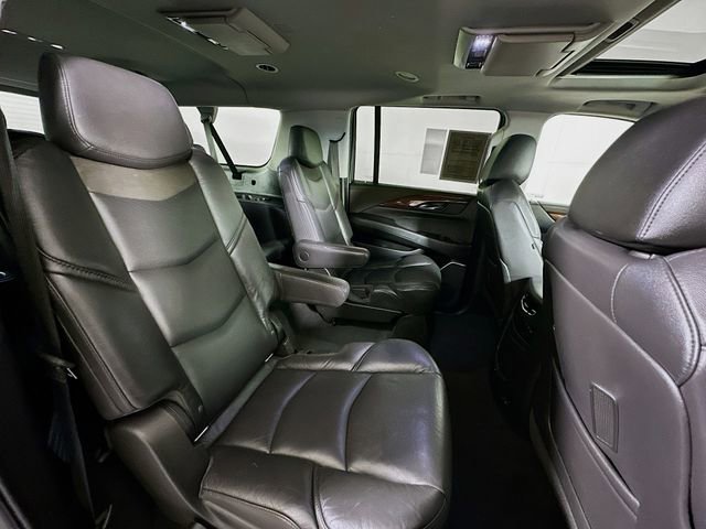 Used 2020 Cadillac Escalade ESV Luxury image 32