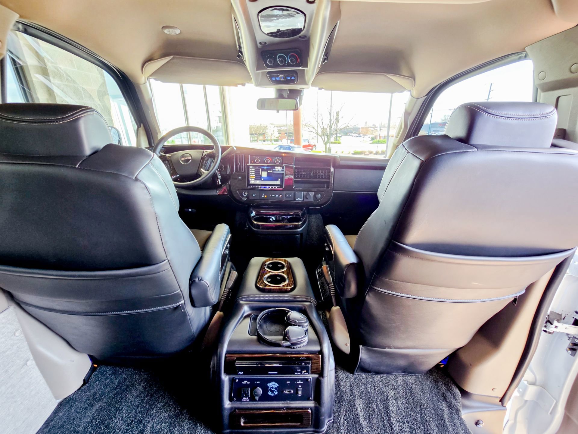 Used 2025 GMC Savana 2500 RWD image 42