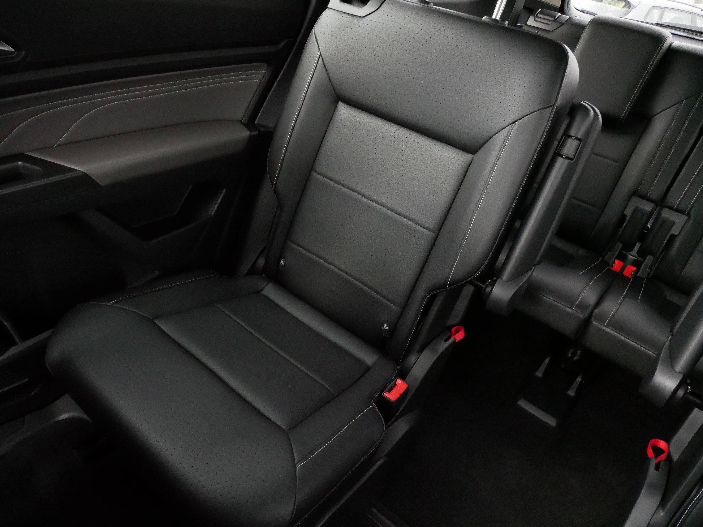 Used 2022 Volkswagen Atlas SEL image 12