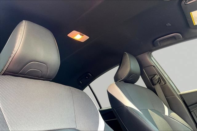 Used 2025 Toyota Camry SE FWD image 29
