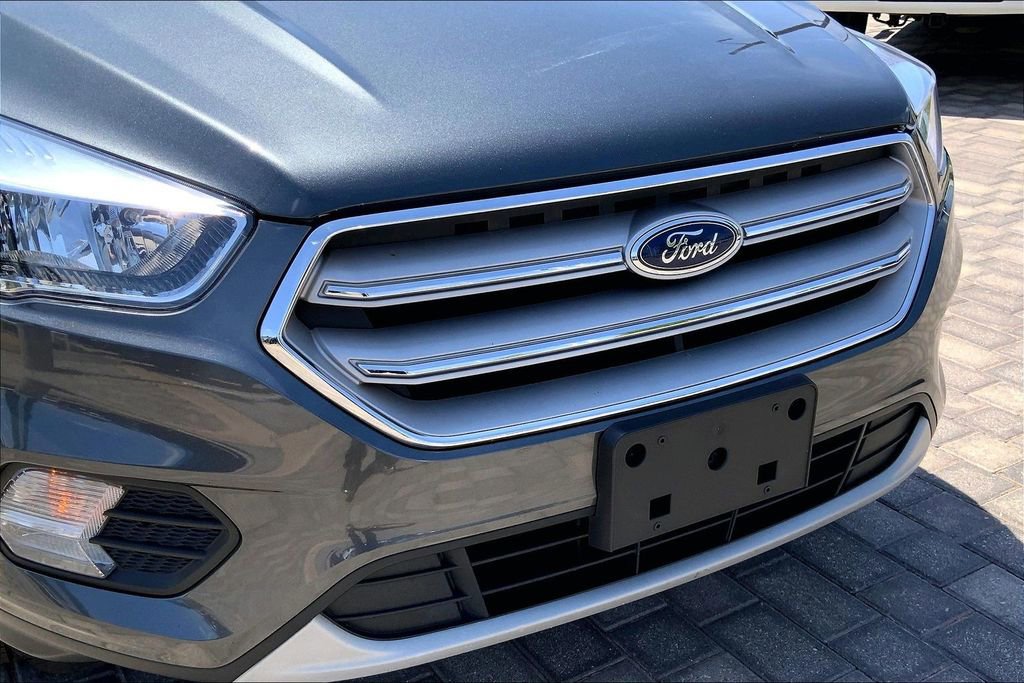 Used 2019 Ford Escape SE image 32